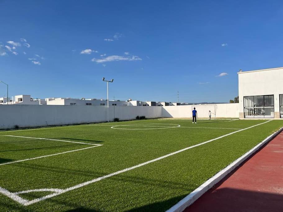 فيلا Laurel de Lagunillasفي Casa Fracc El Cielo Residencial Con Acceso A Casa Club المظهر الخارجي الصورة