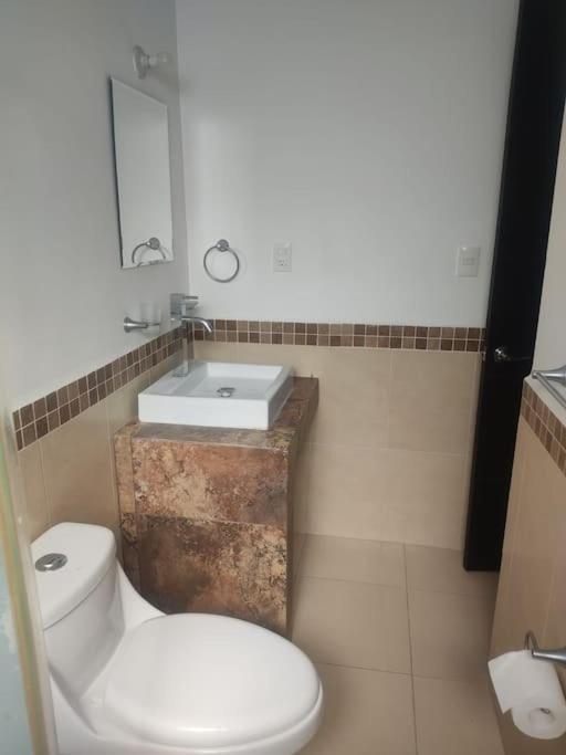 فيلا Laurel de Lagunillasفي Casa Fracc El Cielo Residencial Con Acceso A Casa Club المظهر الخارجي الصورة